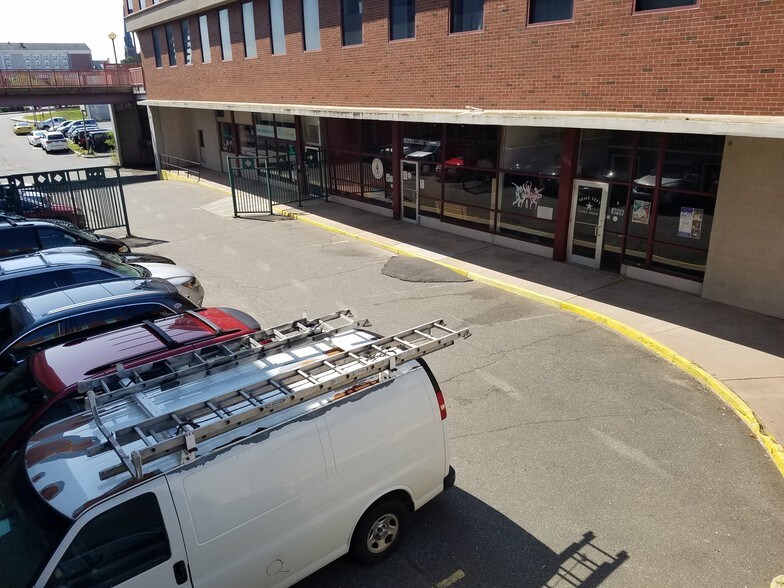 More Photos Of 100-140 Riverview Ctr, Middletown Office For Lease