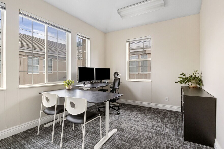 More Photos Of 9672 S 700 E, Sandy Office For Sale