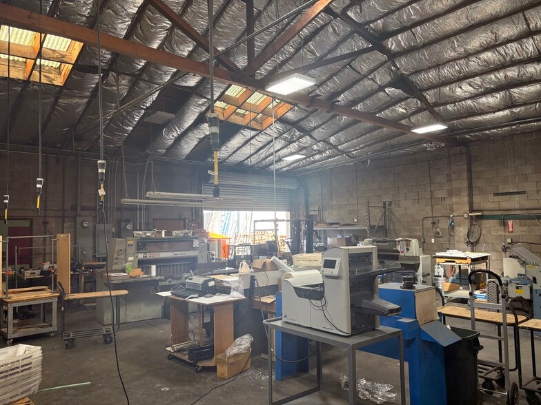 More Photos Of 16301 S Broadway, Gardena Service For Sale