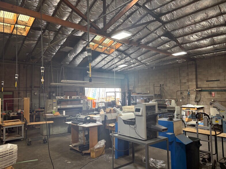 More Photos Of 16301 S Broadway St, Gardena Service For Sale