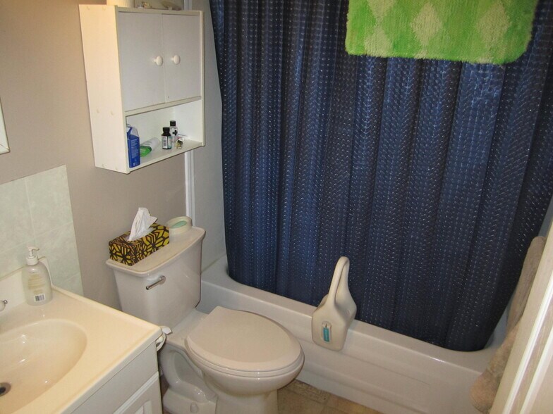 More Photos Of 13011 83rd St NW, Edmonton Apartments For Sale