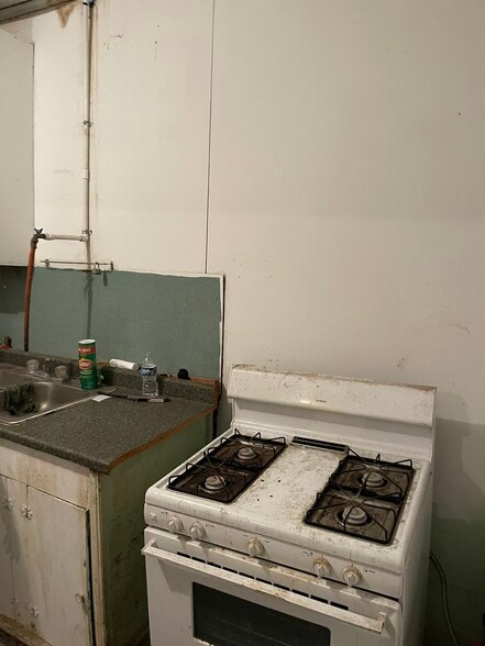 More Photos Of 8536 Scott St, Houston Religious Facility For Sale