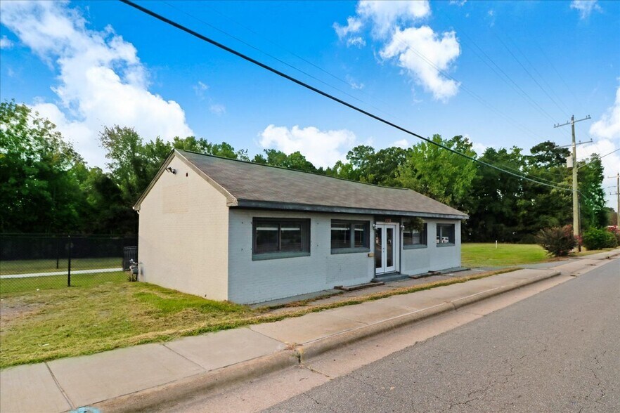 More Photos Of 651 N Brightleaf Blvd, Smithfield Daycare Center For Sale