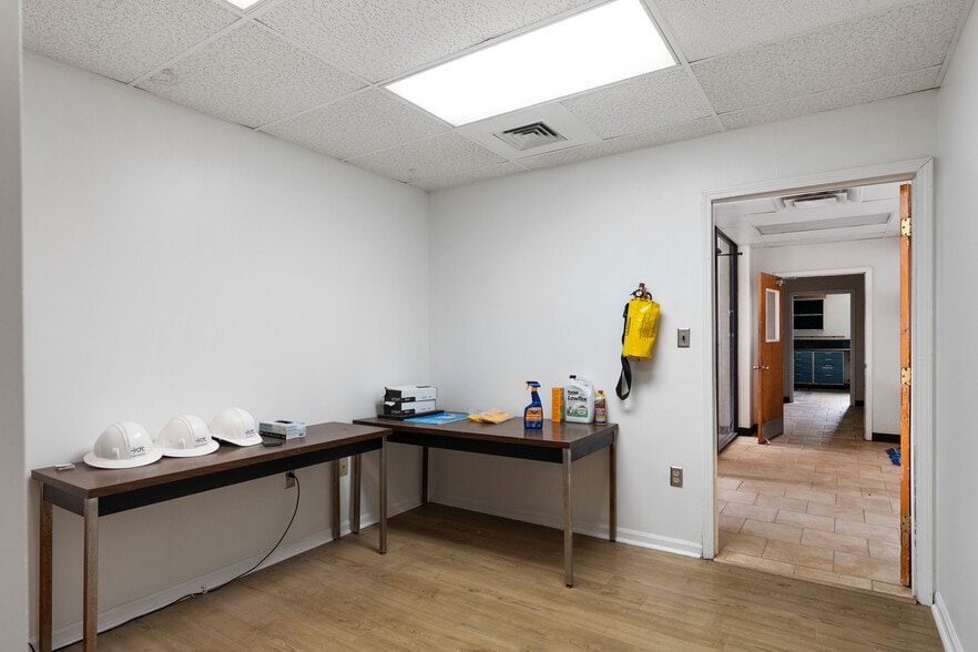 More Photos Of 112 Old Mill Rd, Cartersville Research And Development For Sale