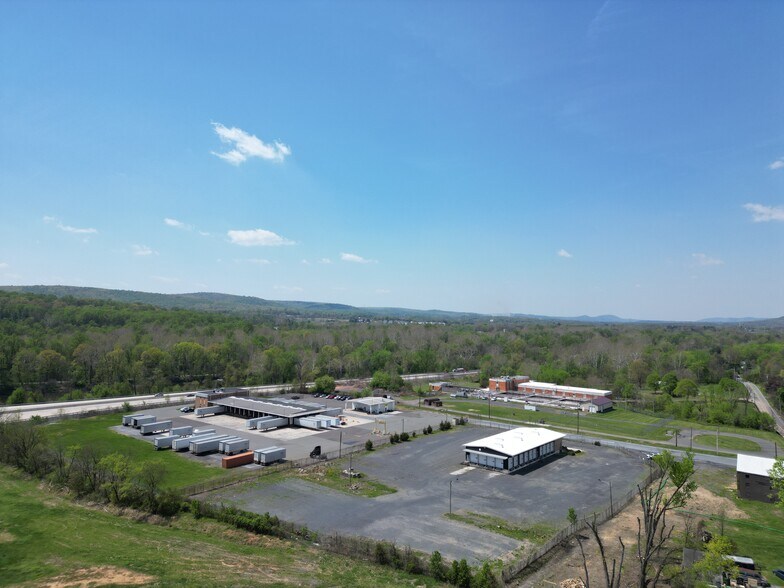 More Photos Of 622 Old Reading Pike, Stowe Truck Terminal For Lease