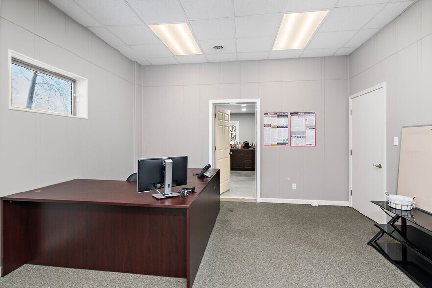 More Photos Of 121 N Folger St, Carrollton Office For Sale