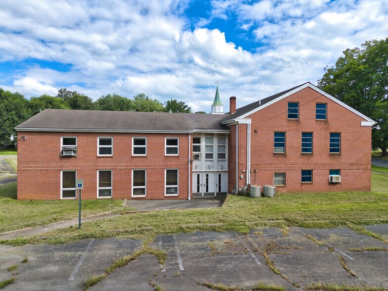 More Photos Of 1219 Second St, Radford Religious Facility For Sale