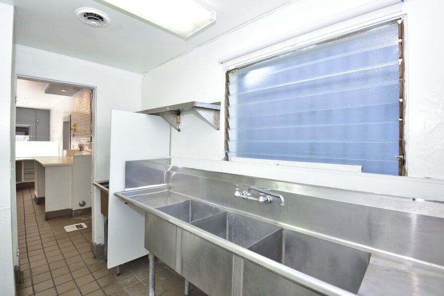 More Photos Of 1487-1491 E Colorado Blvd, Pasadena Storefront Retail Office For Lease