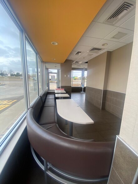 More Photos Of 1123 E US Highway 54, Kingman Fast Food For Lease