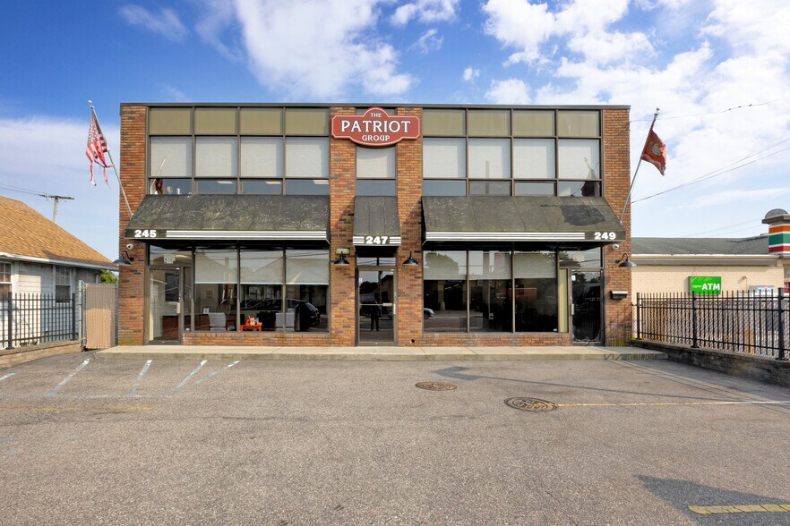 Primary Photo Of 245-249 W Montauk Hwy, Lindenhurst Office For Lease