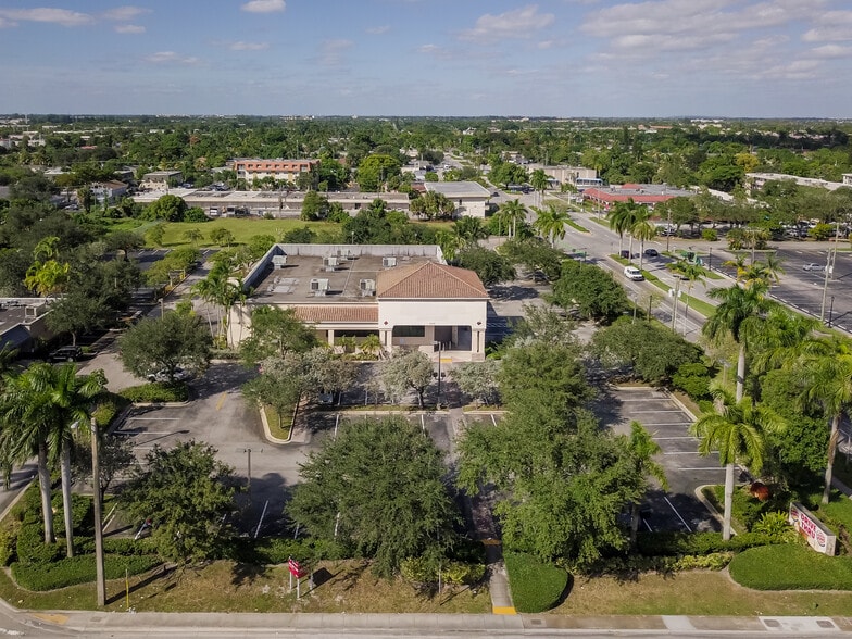More Photos Of 6105 W Sunrise Blvd, Fort Lauderdale Freestanding For Lease