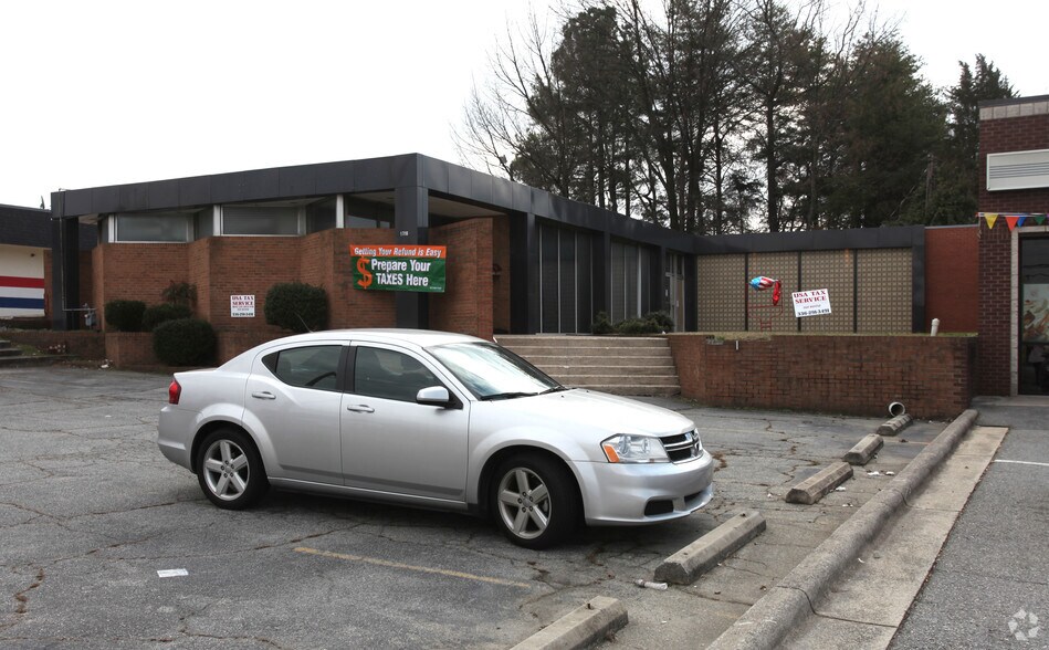 1710 E Bessemer Ave, Greensboro, NC 27405 Office For Lease