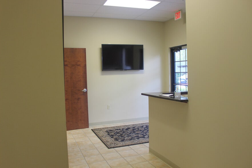 More Photos Of 8222 118th Ave, Largo Warehouse For Sale