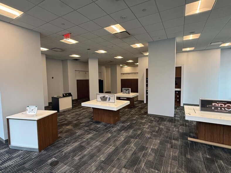 More Photos Of 2300 Broadway, New York Apartments For Lease