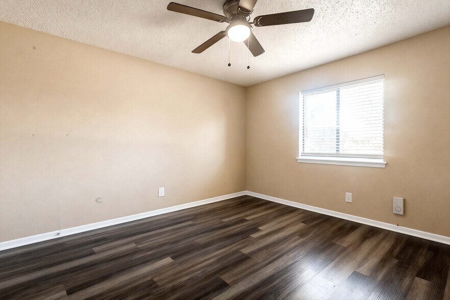 More Photos Of 5202 Bangor Ave, Lubbock Apartments For Sale