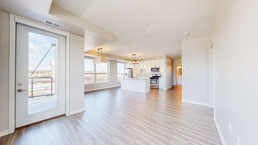 More Photos Of 1700 Plymouth Rd, Minnetonka Apartments For Lease