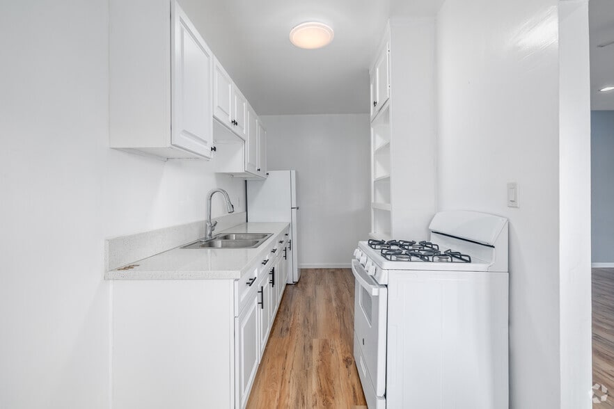 More Photos Of 601 N Rossmore Ave, Los Angeles Apartments For Sale