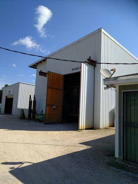 More Photos Of 73526 Bollfield Dr, Covington Industrial For Sale