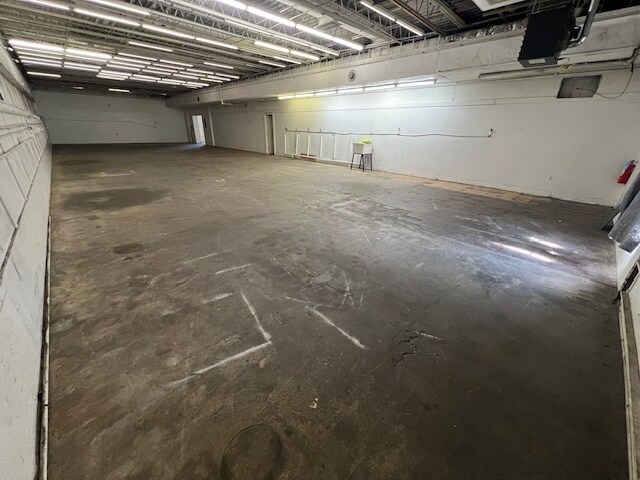 More Photos Of 810 Taylor St, Elyria Industrial For Sale