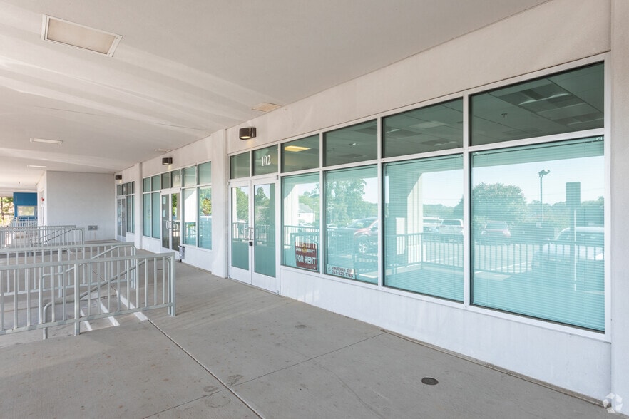 More Photos Of 7115 Leesburg Pike, Falls Church Office For Lease