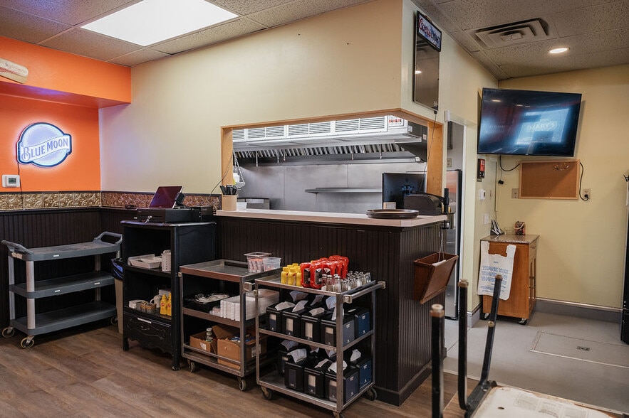 More Photos Of 510 Main St, Ormsby Restaurant For Sale