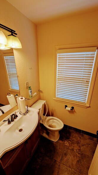 More Photos Of 607 Lincolnway W, Mishawaka Office Residential For Sale