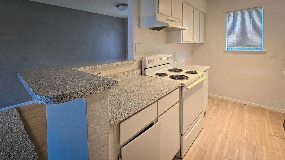 More Photos Of 8600 Theta St, Houston Apartments For Sale