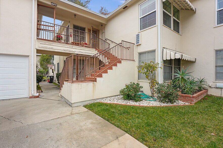 More Photos Of 2745 Byron St, Palo Alto Multifamily For Sale