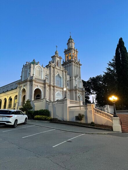 More Photos Of 1 Saint Vincents Dr, San Rafael Schools For Lease