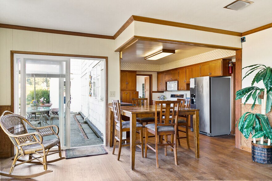 More Photos Of 3026 Marine Dr, Bremerton Specialty For Sale