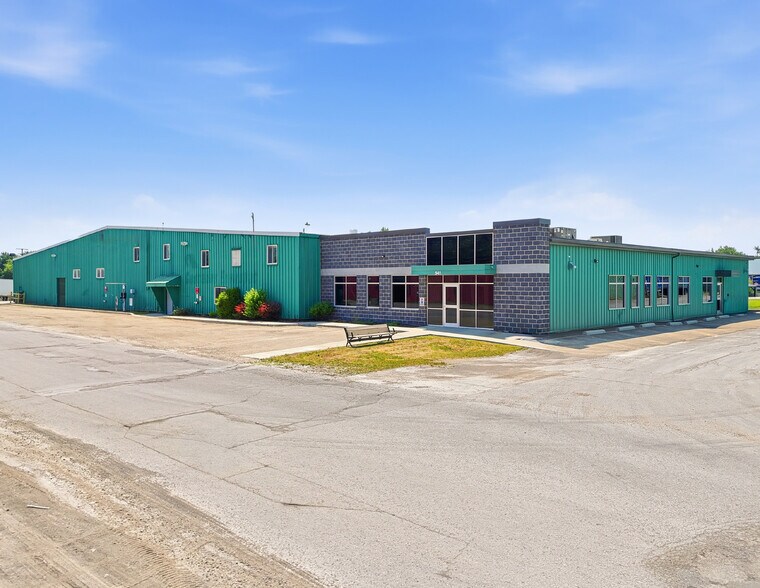 Primary Photo Of 541 Rue Melchers, Berthierville Industrial For Lease