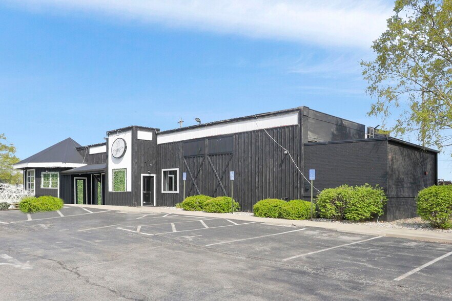 More Photos Of 1122 Hebron Rd, Heath Restaurant For Sale