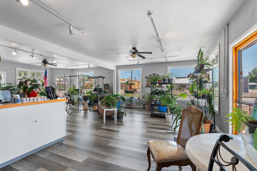 More Photos Of 119 S Calapooia St, Sutherlin Freestanding For Sale