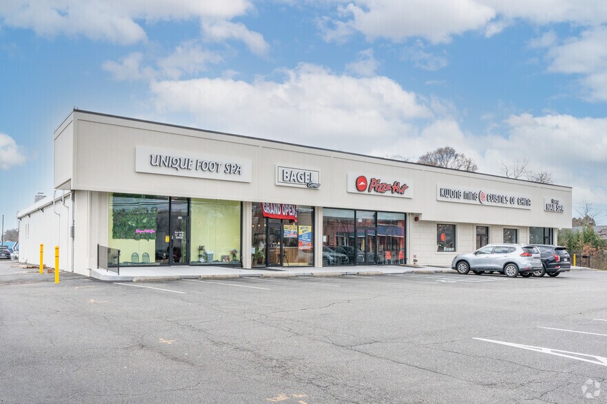 More Photos Of 3300-3348 Jerusalem Ave, Wantagh Storefront For Lease
