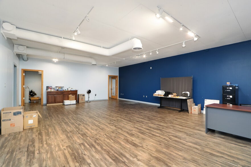 More Photos Of 1125 Westport Dr, Manhattan Office For Lease