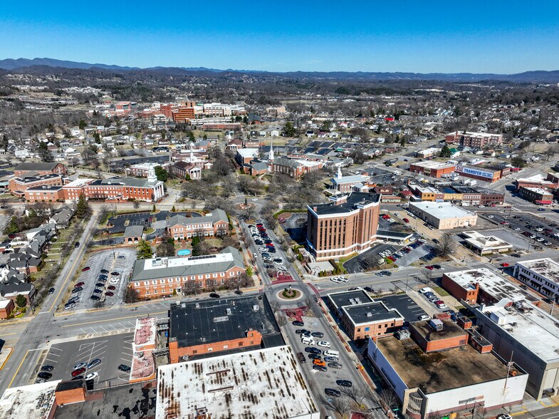 More Photos Of 220 Broad St, Kingsport Flex For Sale