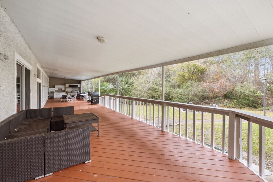 More Photos Of 8463 Beach Blvd, Jacksonville Freestanding For Lease