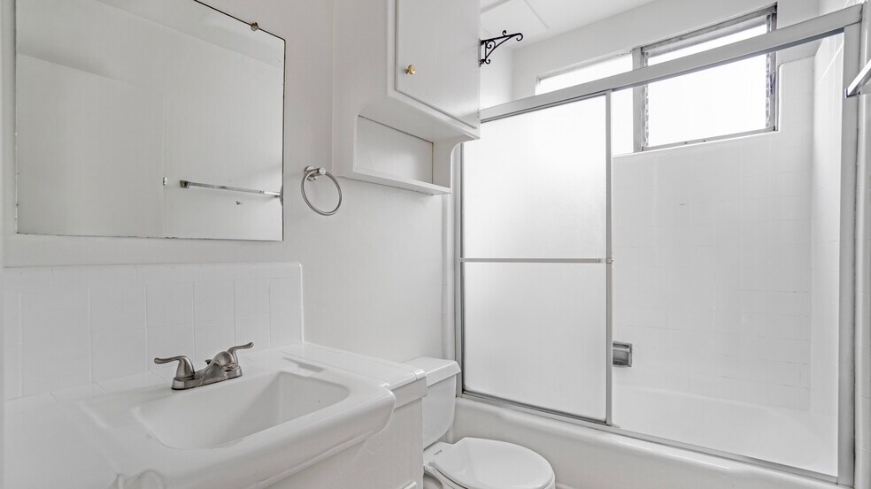 More Photos Of 3310 Keystone Ave, Los Angeles Apartments For Sale