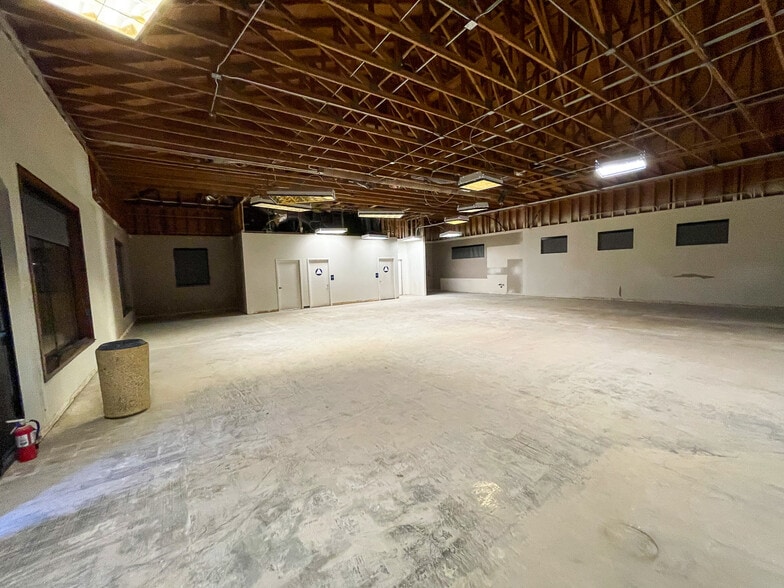 More Photos Of 998 Tharp Rd, Yuba City Bank For Lease