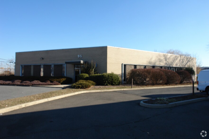 More Photos Of 95 Cedar Ln, Englewood Office For Lease