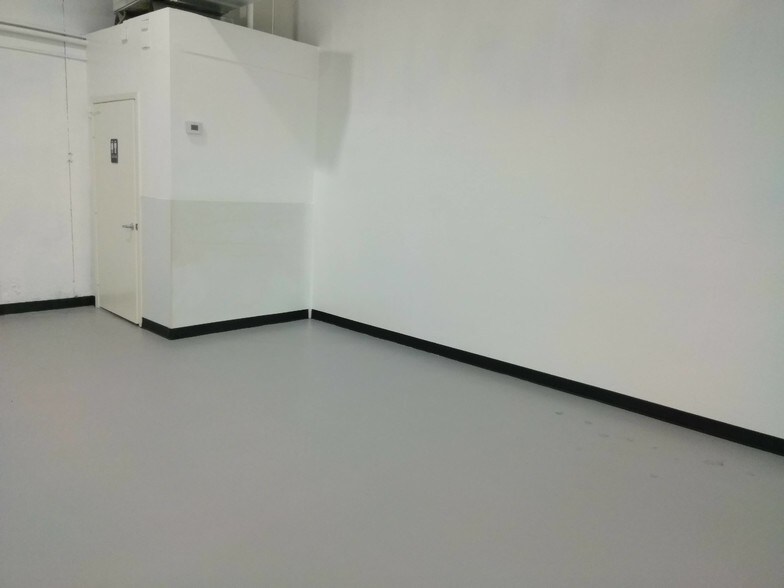 More Photos Of 5930 Star Ln, Houston General Retail For Lease