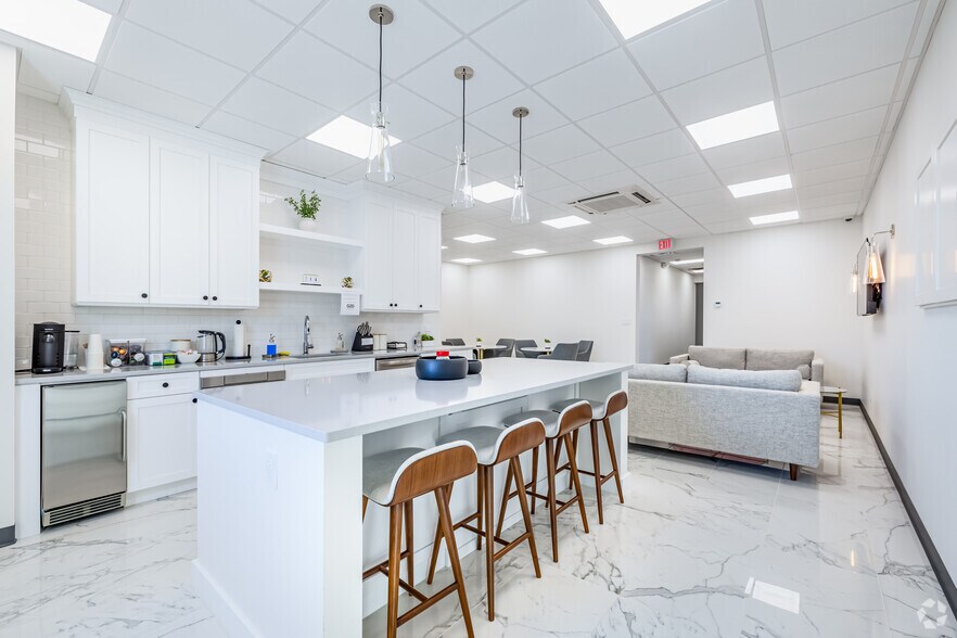 More Photos Of 1 Channel Dr, Port Washington Office For Lease