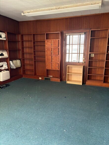 More Photos Of 205 Harry C Raysor Dr, Saint Matthews Office For Sale