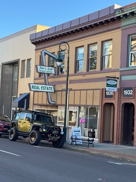 Primary Photo Of 1936-1938 Pacific Ave, Forest Grove Storefront Retail Office For Sale