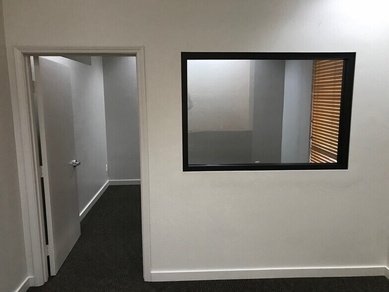 More Photos Of 5700 W Olive Ave, Glendale Medical For Lease