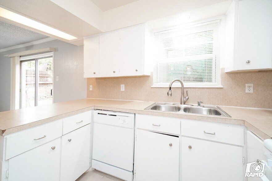 More Photos Of 601 George Ave, Midland Apartments For Sale