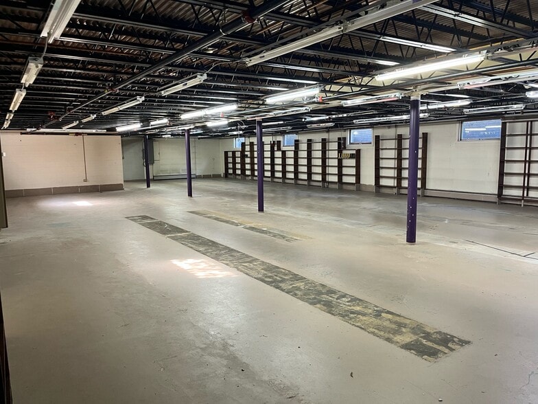 More Photos Of 400 Riverside Dr, Johnson City Specialty For Lease