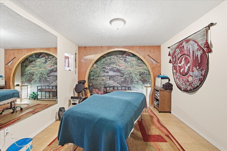 More Photos Of 198 W Marydale Ave, Soldotna Medical For Sale