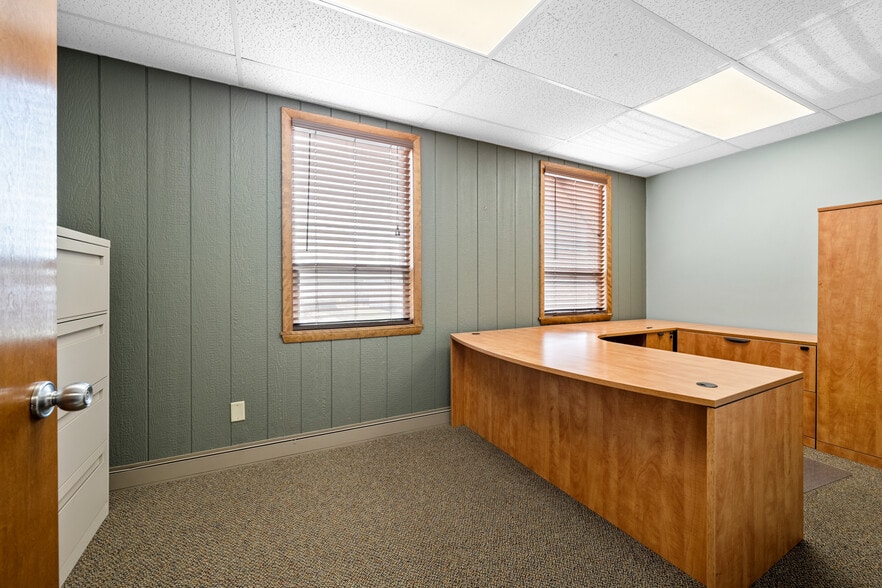 More Photos Of 828 Cherry St, Green Bay Office Residential For Sale