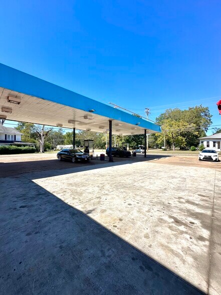 More Photos Of 103 W Monroe Ave, Okolona Convenience Store For Sale
